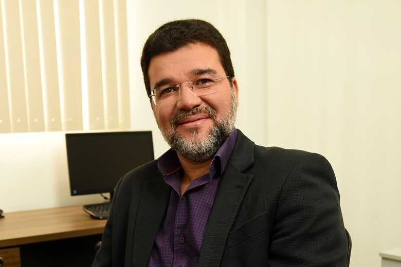 Professor e Coordenador de Estágio Supervisionado